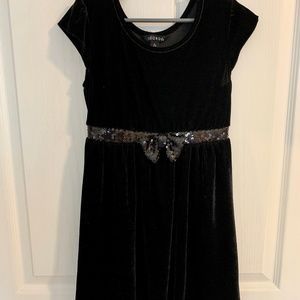 Beautiful Black Velvet dress with sequin bow - Siz